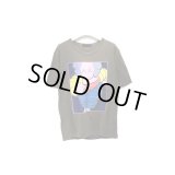 Original FAKE - Blown KAWSプリントTシャツ