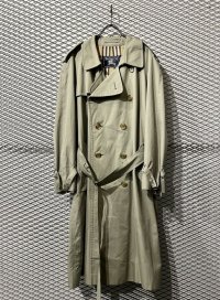 Burberry - Trench Coat