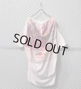 NOZOMI ISHIGURO - Henley Neck Art Graphic Tee