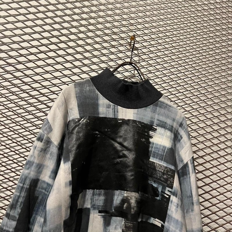 画像2: TAAKK - Graphic Highneck Sweat