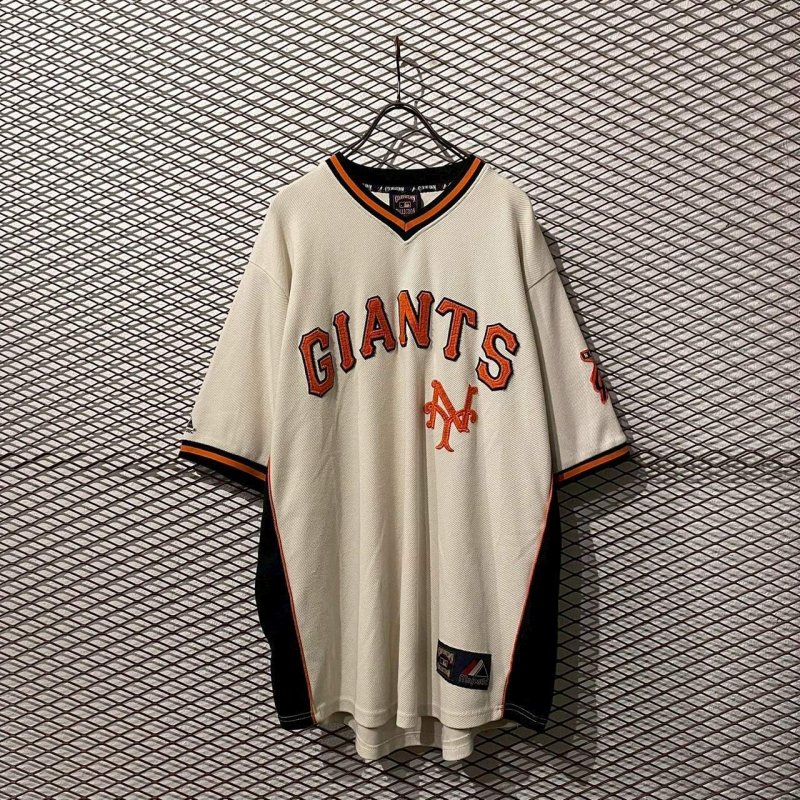 画像1: Used - "GIANTS" V-neck Tops