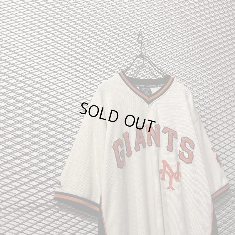画像2: Used - "GIANTS" V-neck Tops