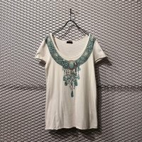 周年goa - ネックレスプリントTee