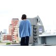 画像2: DISCOVERED - Light Blue ローゲージ編み上げニットセーター (2)