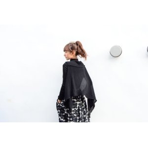 画像: Yohji Yamamoto + NOIR - Black 変形ノースリーブニットセーター