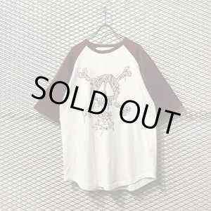 画像: STUSSY - "Bandage Skull" Raglan Tee
