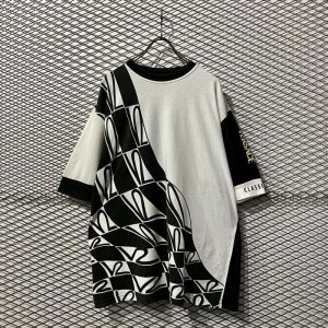 画像: VERSACE - "V2" Geometric Tee