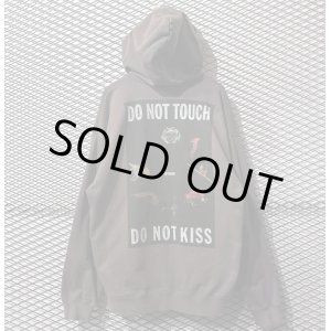 画像: REVOLVER - "DO NOT TOUCH DO NOT KISS" Hoodie