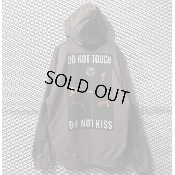 画像1: REVOLVER - "DO NOT TOUCH DO NOT KISS" Hoodie (1)