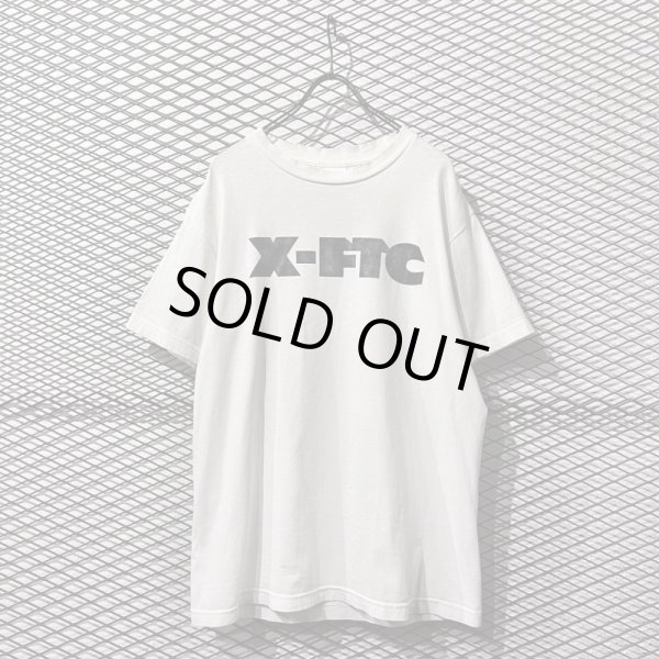 画像1: X-LARGE × FTC - “X-FTC” Tee (BORO) (1)