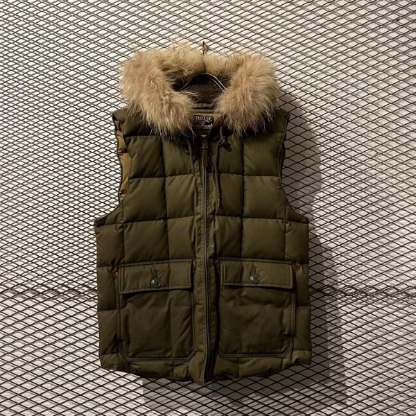 画像1: COOTIE - Hooded Fur Down Vest (1)