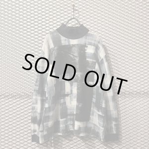 画像: TAAKK - Graphic Highneck Sweat