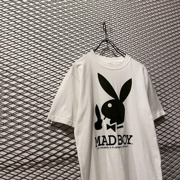 画像2: DISCOVERED - "MADBOY" Parody Tee (2)