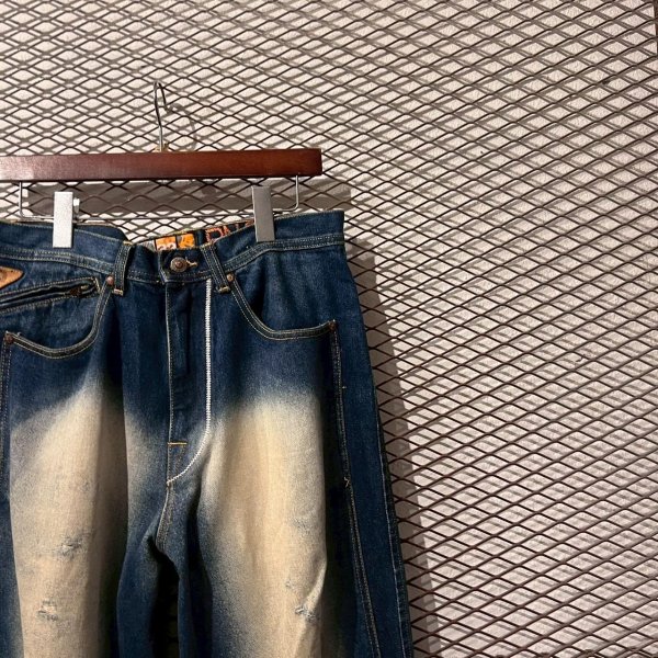 画像4: akademiks - 00's Hard Bleach Damage Denim Pants (4)